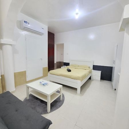 Corniche Villa Full Studio Apartment أبو ظبي المظهر الخارجي الصورة